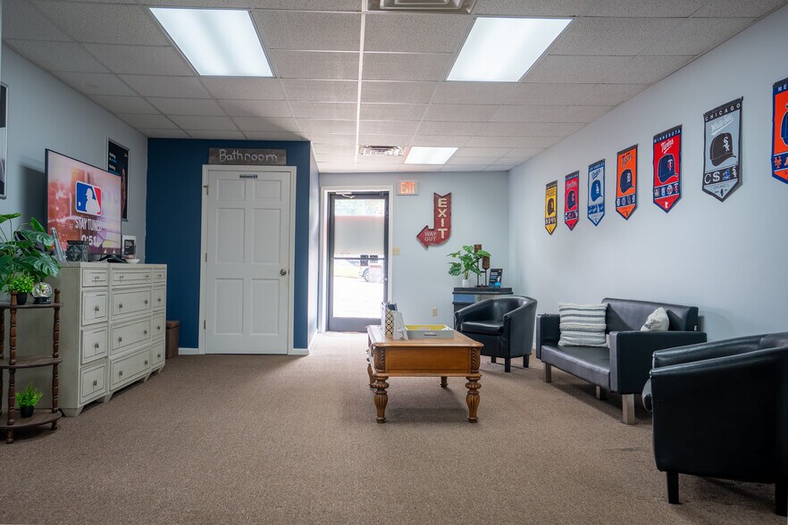 More Photos Of 105-109 Winston Rd, Jonesville Storefront For Sale