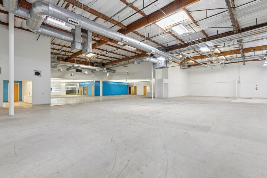 More Photos Of 6607-6657 Kaiser Dr, Fremont Light Manufacturing For Lease