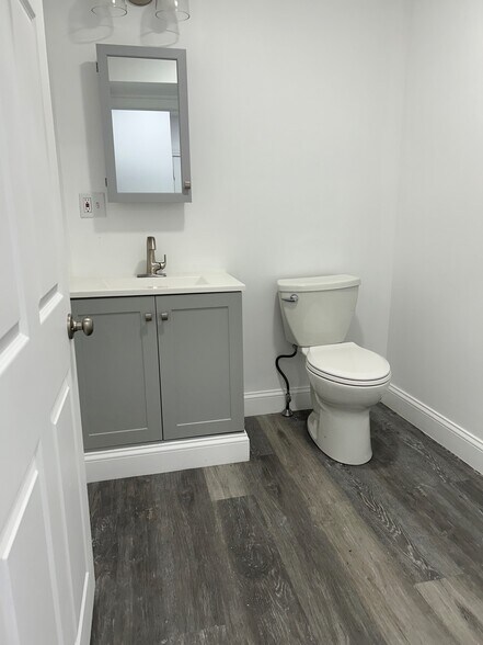 More Photos Of 33 Main St, Albion Medical For Lease