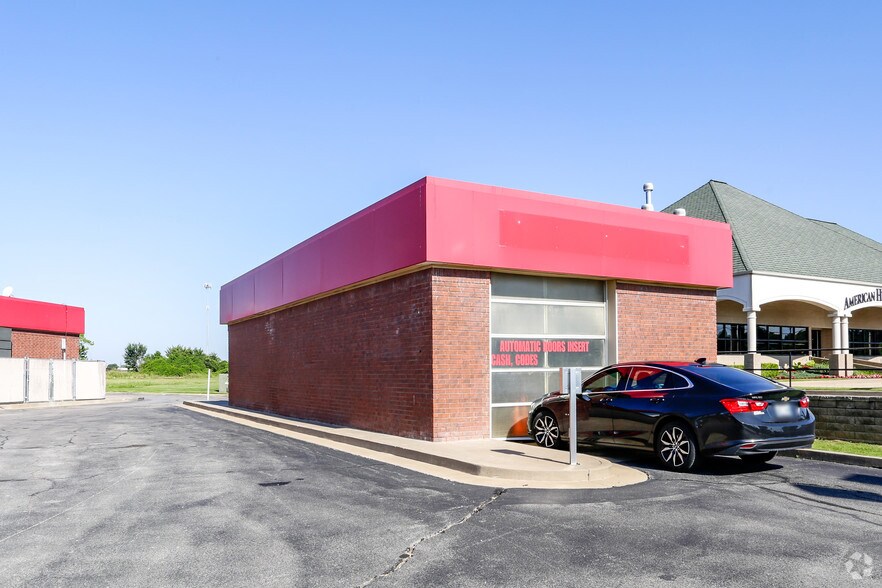 More Photos Of 230 S Adams Rd, Sand Springs Convenience Store For Sale