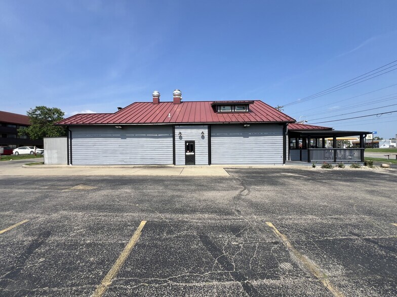 More Photos Of 2343 E Sharon Rd, Cincinnati Restaurant For Sale