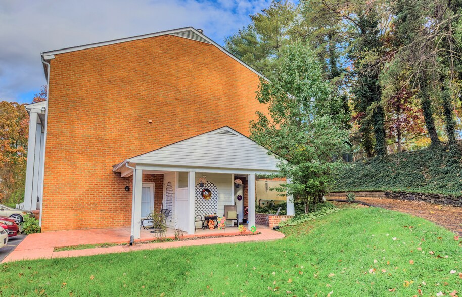 More Photos Of 4622 Grandin Rd, Roanoke Apartments For Sale