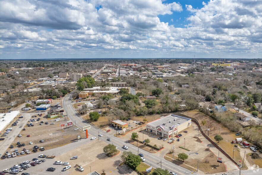 More Photos Of 1569 11th St, Huntsville Drugstore For Sale
