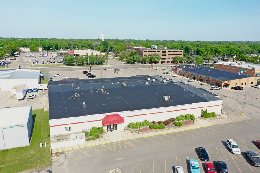 More Photos Of 1305 1st St S, Willmar Freestanding For Sale