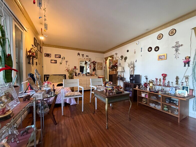 More Photos Of 1026-1036 W 57th St, Los Angeles Apartments For Sale