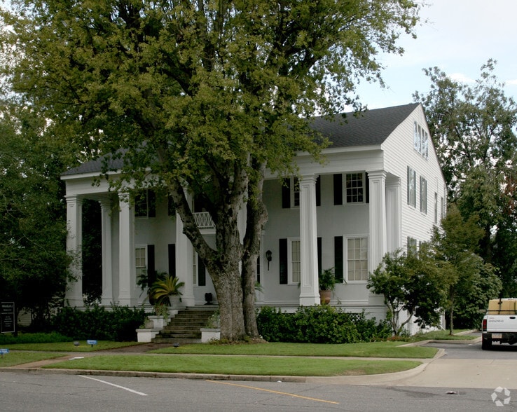 More Photos Of 2606 8th St, Tuscaloosa Office Residential For Sale