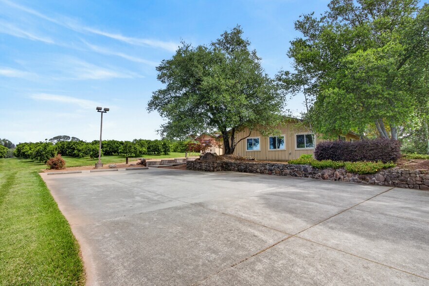 More Photos Of 8815 Tudsbury Rd, Loomis Office For Lease