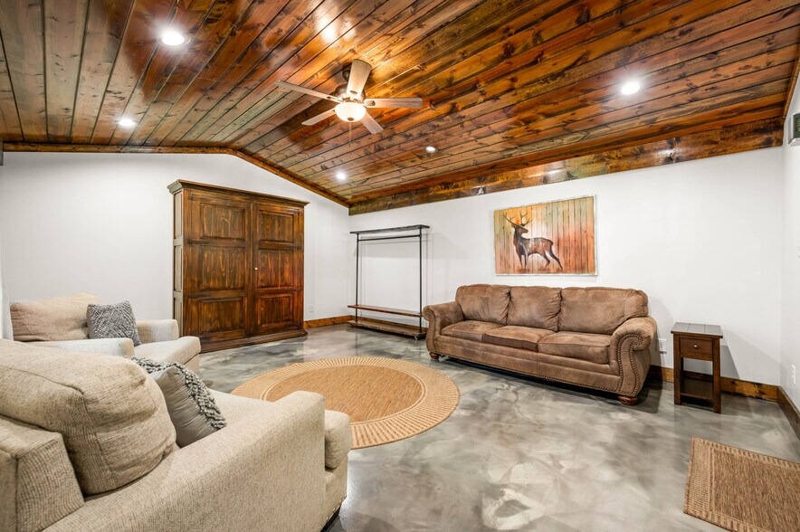 More Photos Of 2130 W County Road 200 N, North Vernon Lodge Meeting Hall For Sale