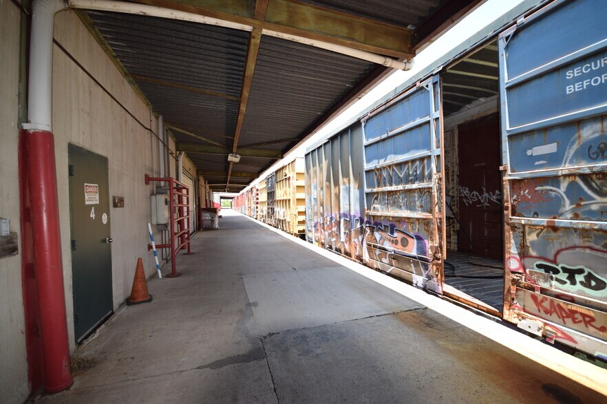 More Photos Of 4104 Emmett Sanders Rd, Pine Bluff Distribution For Sale