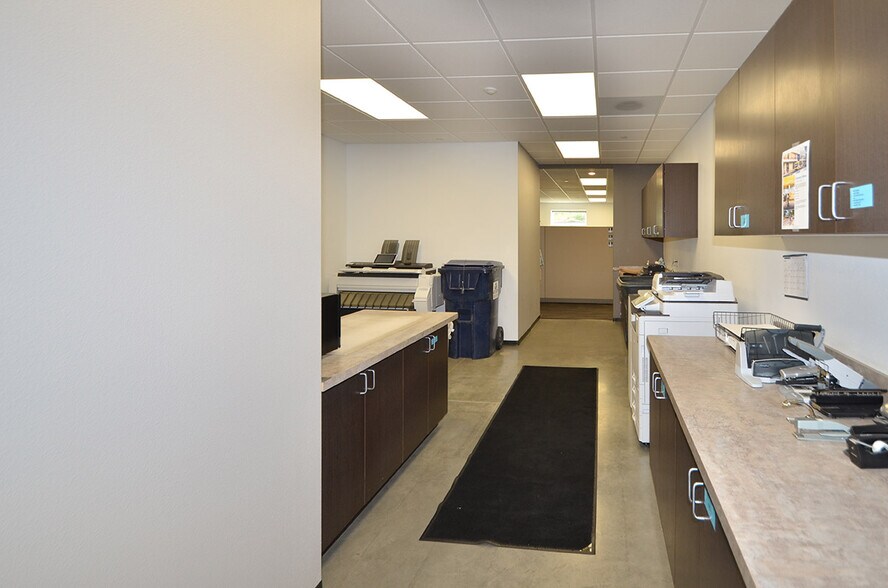 More Photos Of 970 S 29th St W, Billings Office For Sale