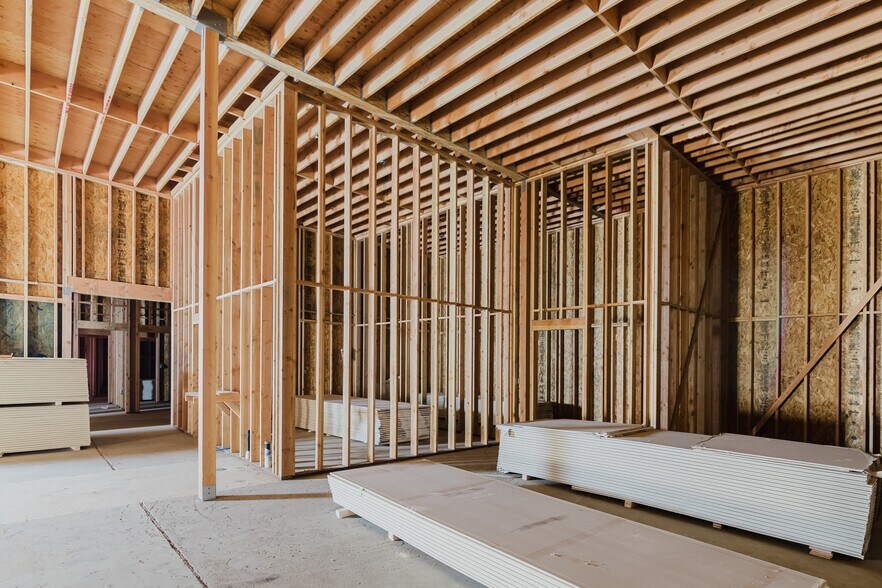 More Photos Of 151-161 Airport Rd, King City Warehouse For Lease