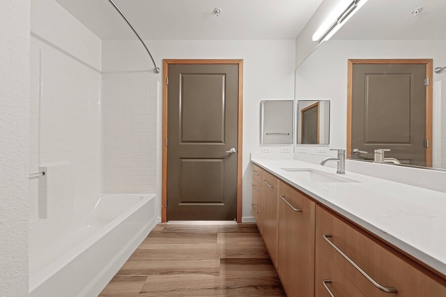 More Photos Of 1133 Lake Washington Blvd, Renton Apartments For Lease