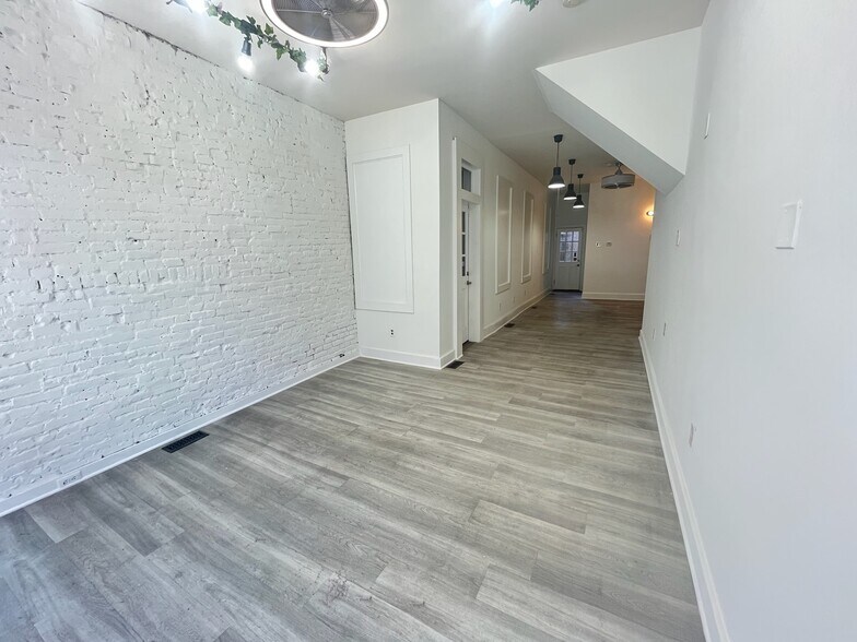 More Photos Of 616 S 6th St, Philadelphia Storefront Retail Residential For Sale