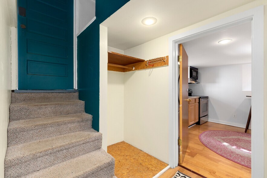 More Photos Of 410 N 46th St, Seattle Apartments For Sale