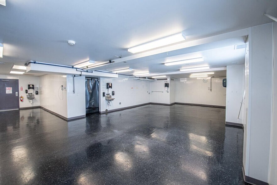 More Photos Of 1105 Constitution Dr, Trinidad Food Processing For Sale