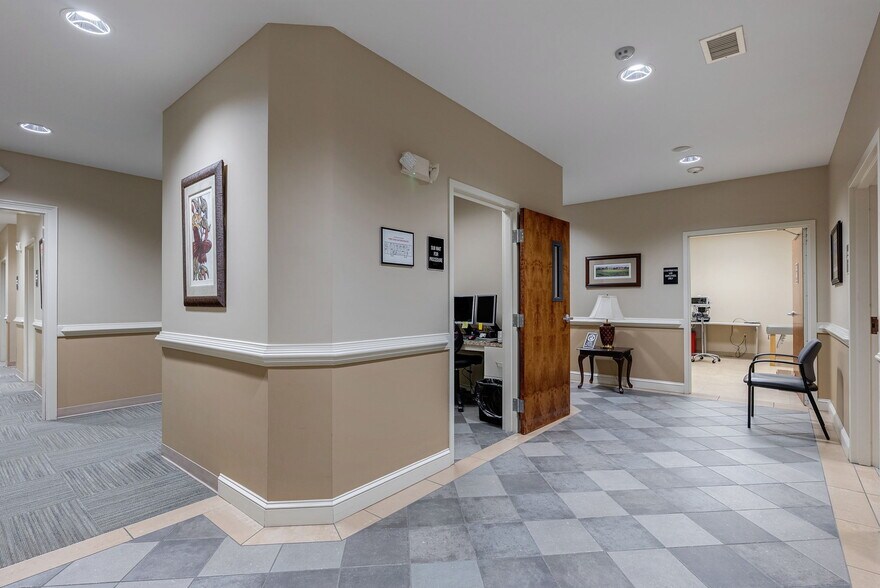 More Photos Of 1500 Langford Dr, Watkinsville Medical For Sale