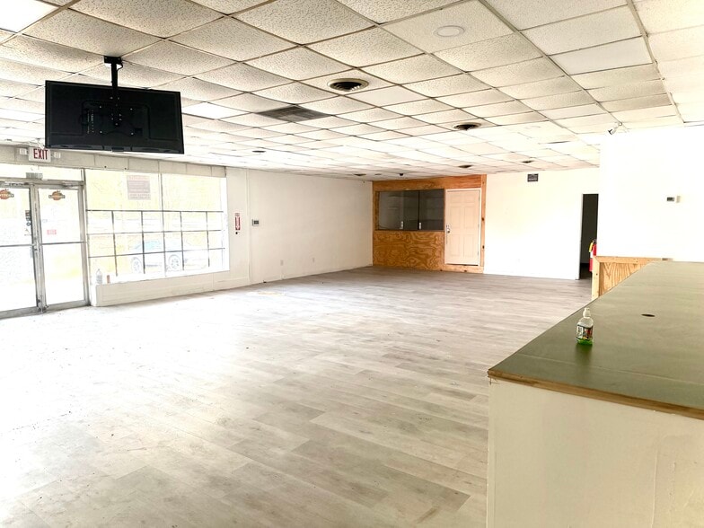 More Photos Of 3861 Washington Rd, East Point General Retail For Lease