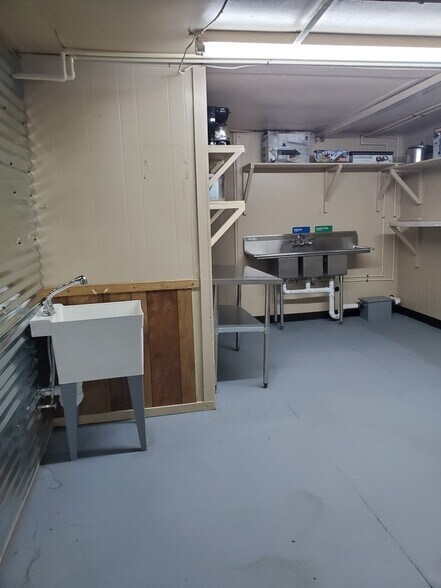More Photos Of 8717 KY Highway 7, Viper Supermarket For Sale