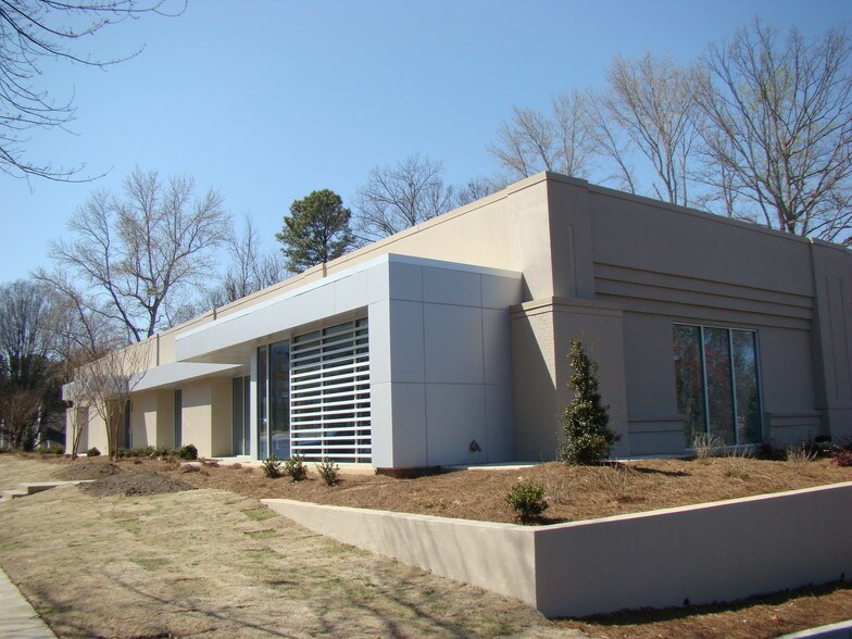 More Photos Of 6045 Barfield Rd NE, Atlanta Medical For Lease