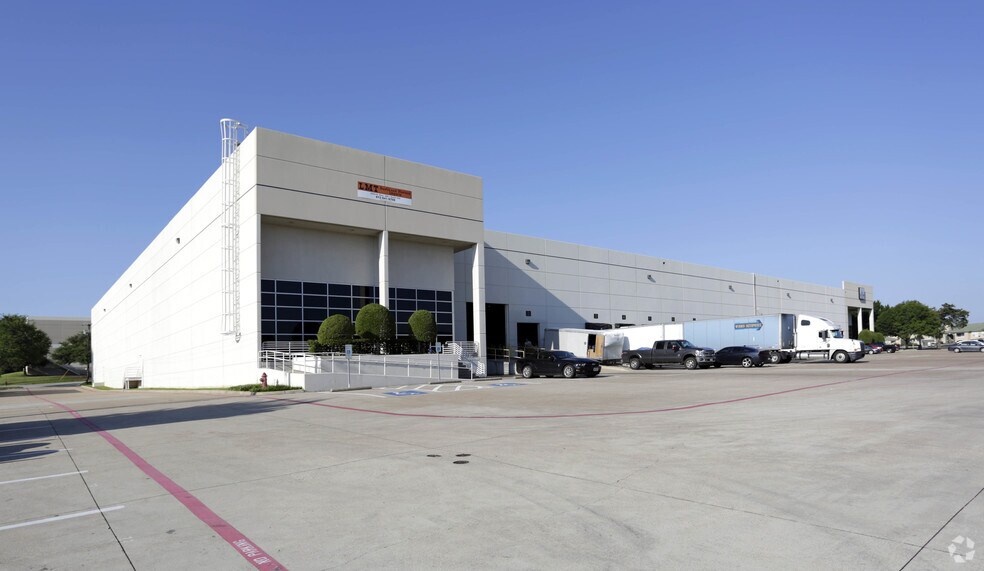 More Photos Of 2920 N State Highway 360, Grand Prairie Warehouse For Lease