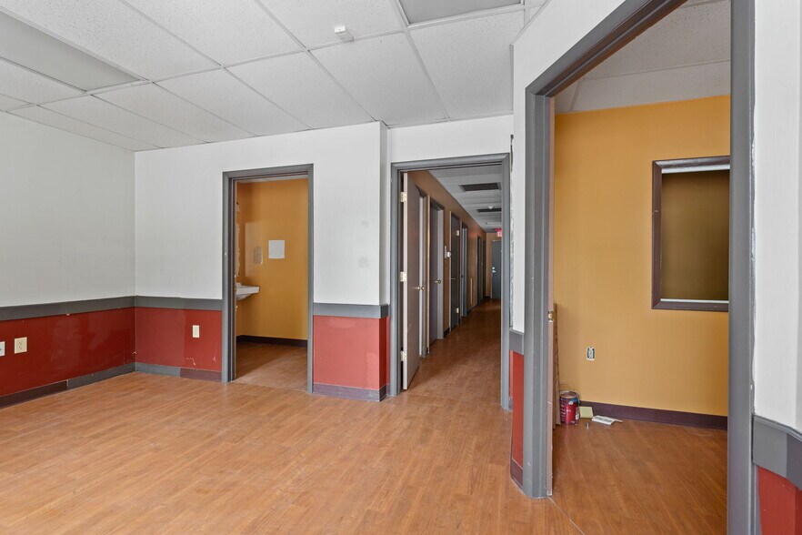More Photos Of 4 Corwin Ct, Newburgh Medical For Sale