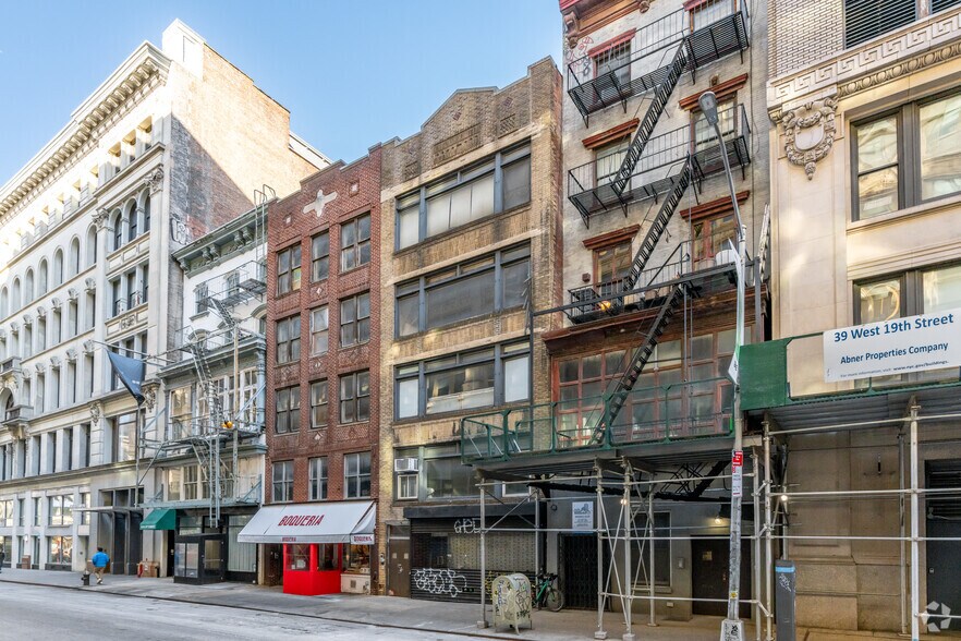 More Photos Of 51 W 19th St, New York Office For Lease