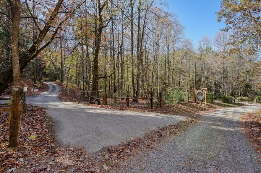More Photos Of 400 Mulberry Gap Rd, Ellijay Hospitality For Sale