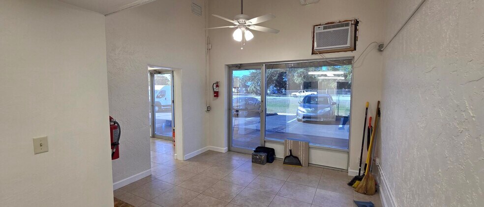 More Photos Of 1133 Industrial Blvd, Naples Manufacturing For Lease