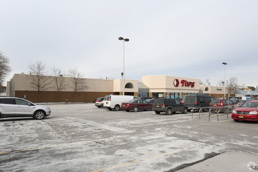 More Photos Of 1000 Portage Rd, Niagara Falls Unknown For Lease