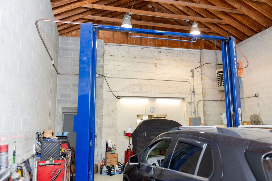 More Photos Of 8257 Frankford Ave, Philadelphia Auto Repair For Sale