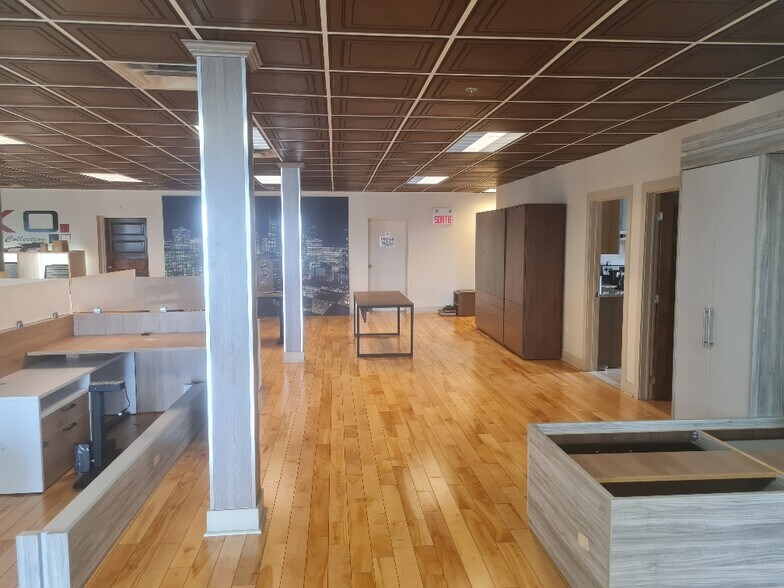 More Photos Of 6270-6290 Rue Périnault, Montréal Industrial For Sale