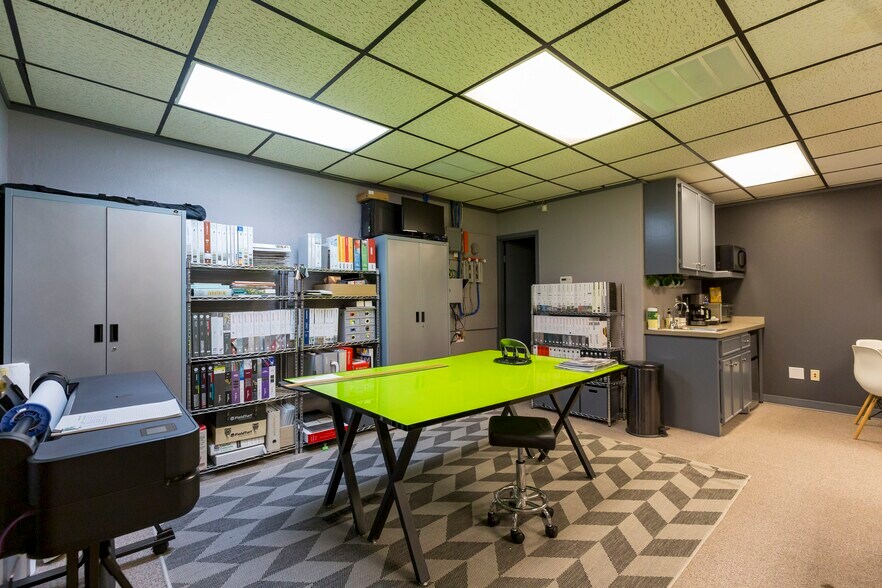 More Photos Of 770 W Rock Creek Rd, Norman Office For Lease