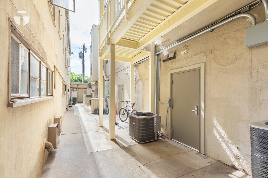 More Photos Of 916-926 22nd St, Sacramento Apartments For Sale