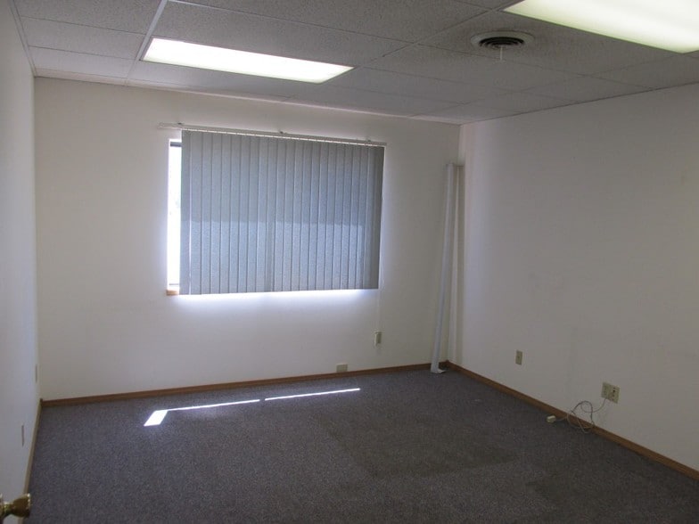 More Photos Of 5513 Highway 348, Delta Warehouse For Sale