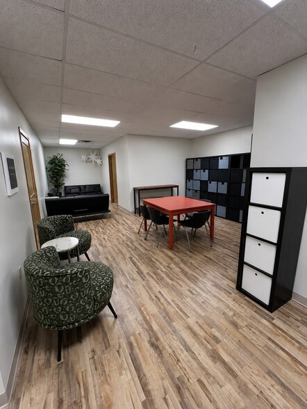 More Photos Of 146 Lake St N, Forest Lake Medical For Lease