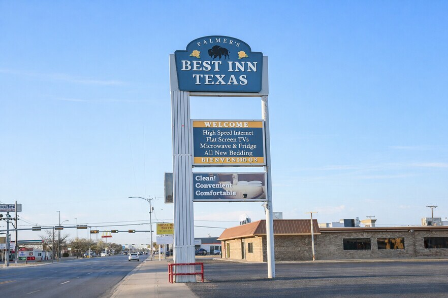 More Photos Of 304 College Ave, Levelland Hotel For Sale