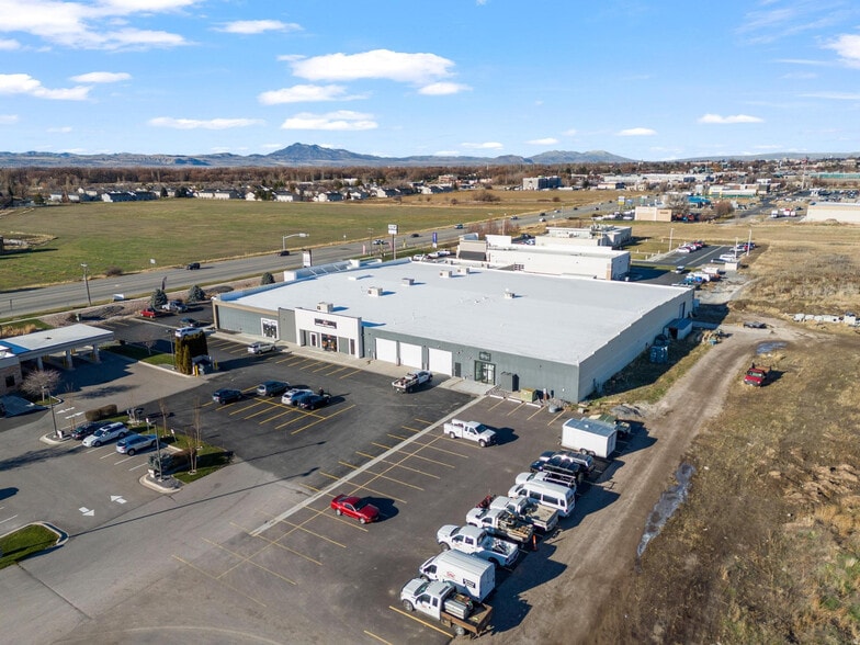More Photos Of 1670 S Highway 165, Providence Storefront For Sale