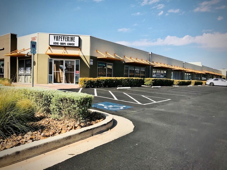 More Photos Of 3867 S Valley View Blvd, Las Vegas Warehouse For Lease