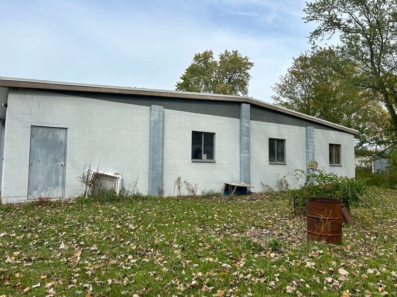 More Photos Of 09383 Blue Star Hwy, South Haven Industrial For Sale
