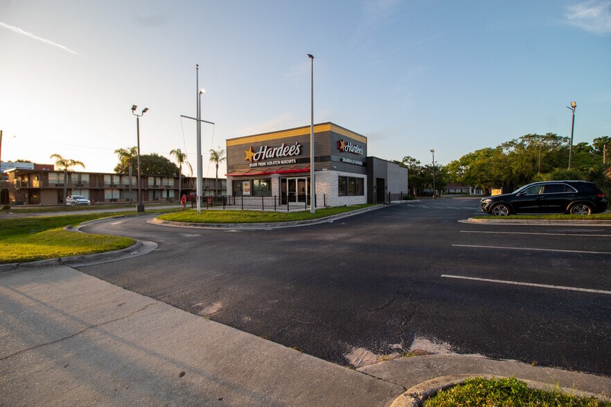 More Photos Of 504 W Vine St, Kissimmee Restaurant For Sale