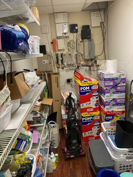 More Photos Of 21422 Carson Dr, Land O' Lakes Warehouse For Sale