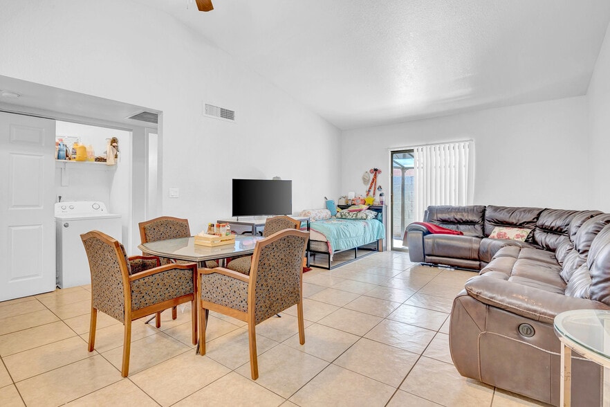 More Photos Of 3027-3045 E Grandview Rd, Phoenix Apartments For Sale