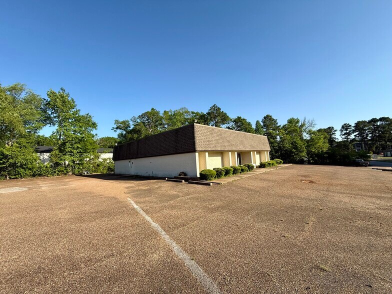 More Photos Of 3900 Southpark Dr, Tyler Office For Sale