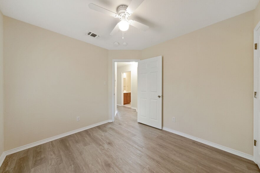More Photos Of 414 Cupples Rd, San Antonio Apartments For Sale
