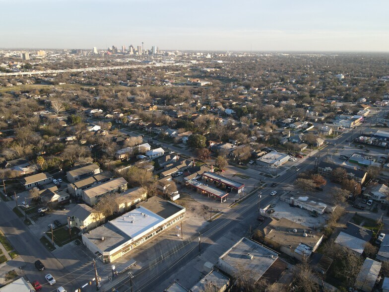 More Photos Of 1649 W Craig Pl, San Antonio Carwash For Sale