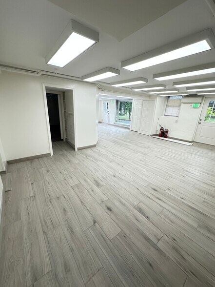 More Photos Of 45 Bible St, Cos Cob Storefront Retail Residential For Lease