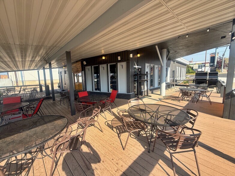 More Photos Of 205 S Arizona, Butte Restaurant For Sale