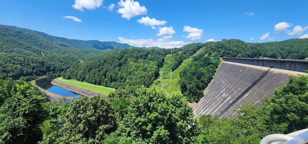 More Photos Of 290 N Main St, Robbinsville Hotel For Sale