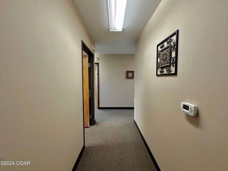 More Photos Of 2702 Cunningham Ave, Joplin Medical For Lease