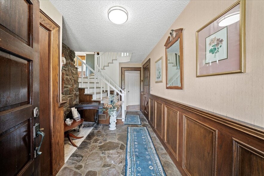 More Photos Of 441 Mull Rd, Hiawassee Hospitality For Sale